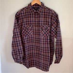 Roundtree & Yorke casuals line button down